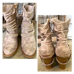 🤍Daisy Fuentes Women’s 8.5 Boots🤍